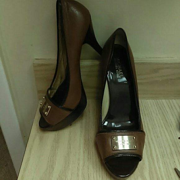 AUTHENTIC Michael Kors heels