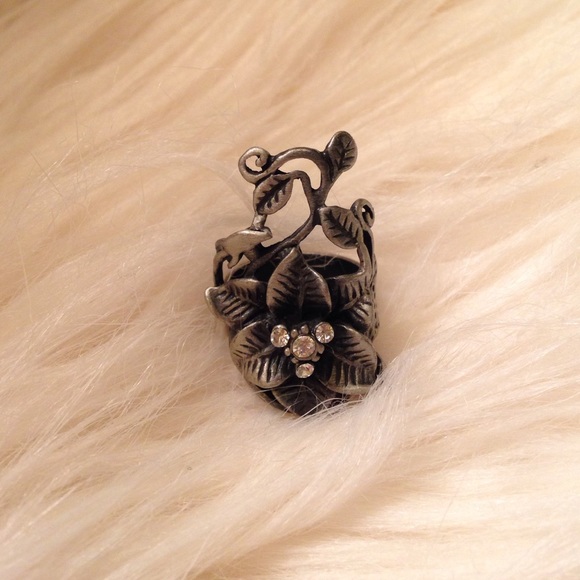 Ring - Picture 2 of 2