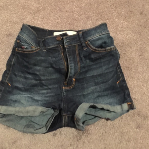Hollister dark washed high wasted shorts - Picture 1 of 3