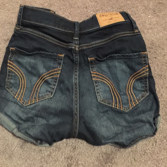 Hollister dark washed high wasted shorts - Picture 2 of 3