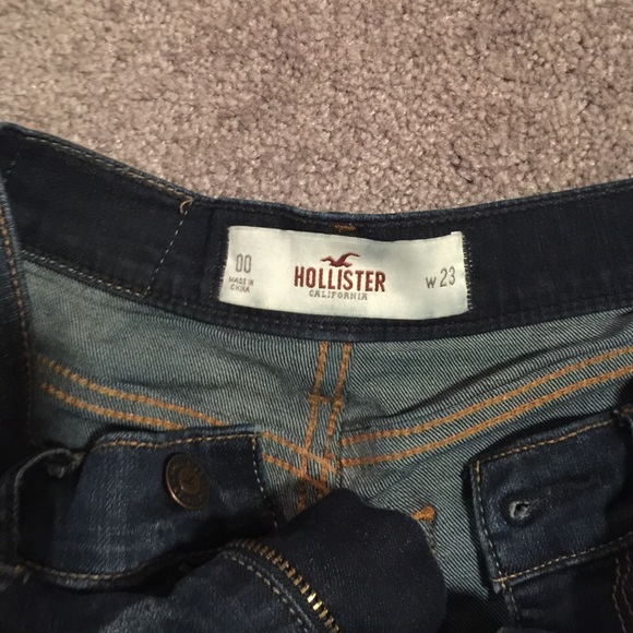 Hollister dark washed high wasted shorts - Picture 3 of 3
