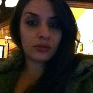 Meet your Posher, Adelia