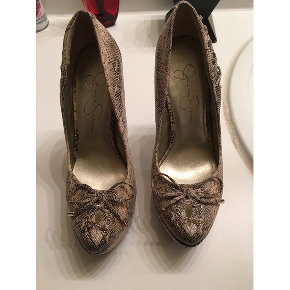 Brand New Snake Skin Pumps!