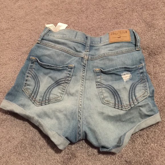 Hollister light washed denim high wasted shorts - Picture 2 of 3
