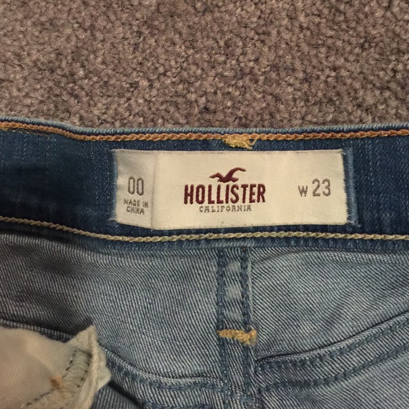 Hollister light washed denim high wasted shorts - Picture 3 of 3