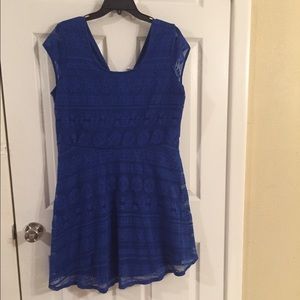 Summer dress Open in the mid section of back side