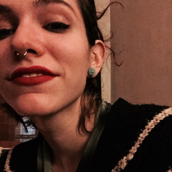 Meet your Posher - Picture 3 of 4