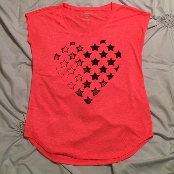 AEO Pink Heart Graphic T