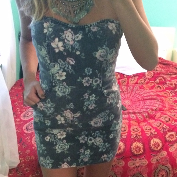Floral denim strapless dress - Picture 2 of 3