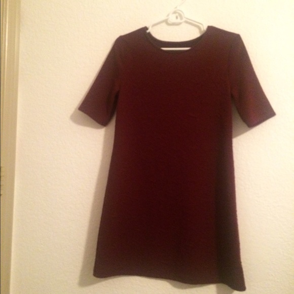 BURGUNDY DRESS - Picture 1 of 2
