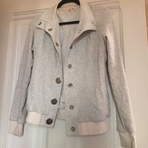 ❄️Puella jacket with over sized snap buttons❄️