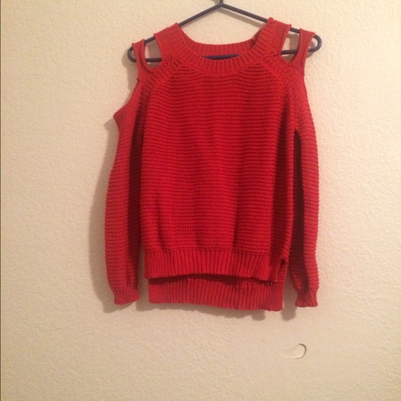 SASSY RED KNIT SWEATER WITH SHOULDER CUT OUTS - Picture 1 of 1