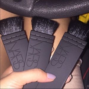 Nars ita brush