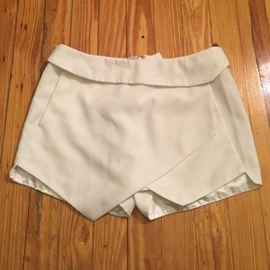 White envelope skort