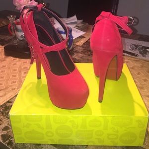 Red Pumps!