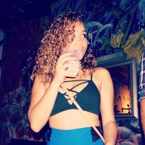 Meet your Posher, Danielle