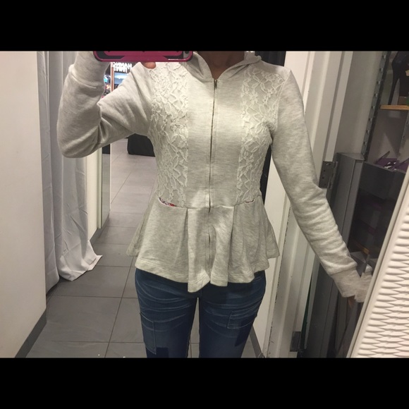 Fashionable hooded jacket - Picture 1 of 2