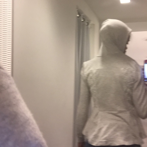 Fashionable hooded jacket - Picture 2 of 2