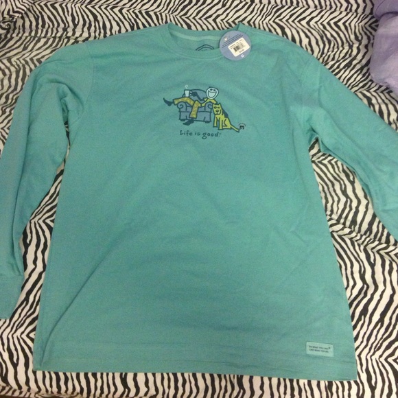 Life Is Good crew neck shirt