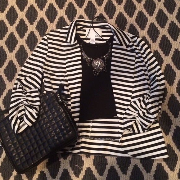 🎉 ONE DAY SALE 🎉 Striped work blazer - Picture 2 of 2