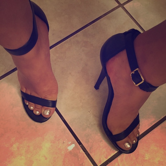 Black steve Madden heels