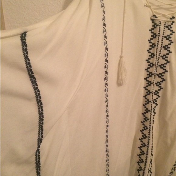 BOHO TOP - Picture 2 of 2