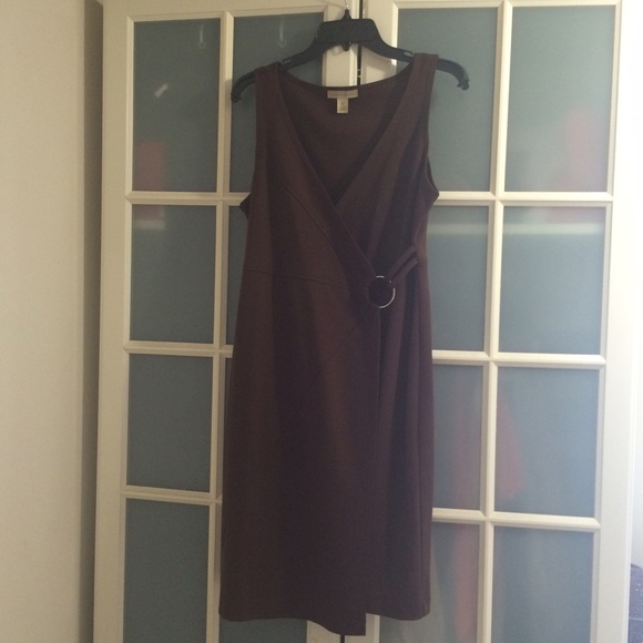 Sleeveless side buckle dress