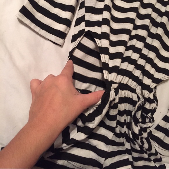 Black white sleeve peplum top - Picture 2 of 2