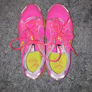 Newtons gravity 3 running shoes