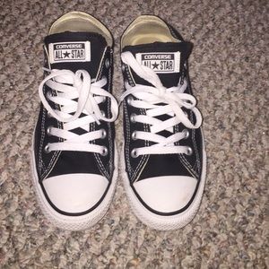 Black and White converse unisex