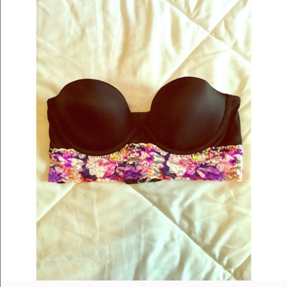 Victoria's Secret floral lace strapless bra💕🌺🎀