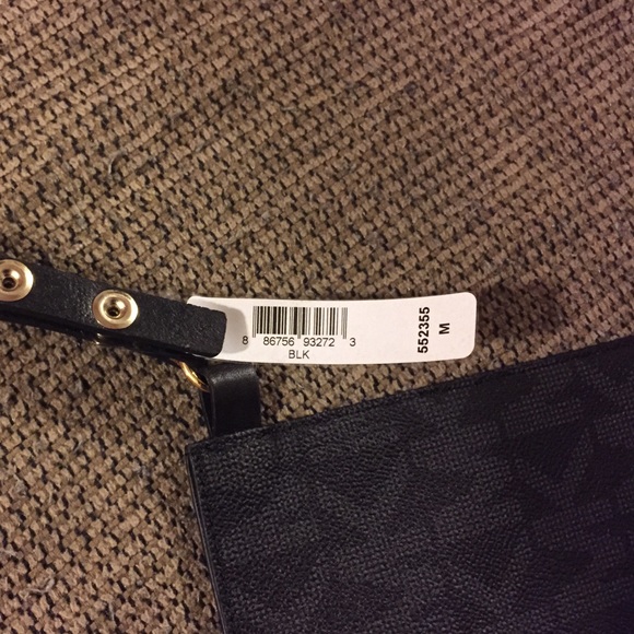 Black purse - Picture 2 of 3