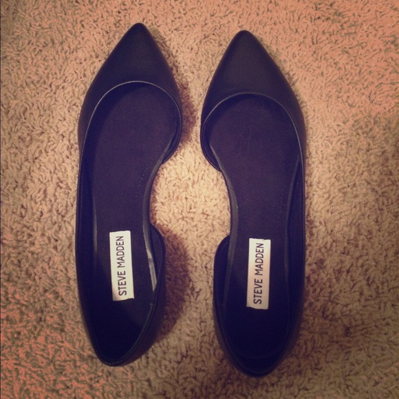 black ballet flats