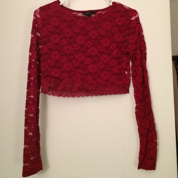 Red lace crop top❤️