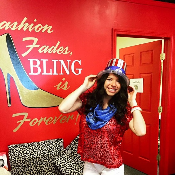 Meet your Posher, Haley - Picture 4 of 4