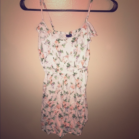 Floral print dress.