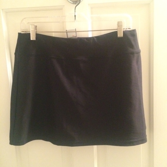 Black Nike tennis skirt