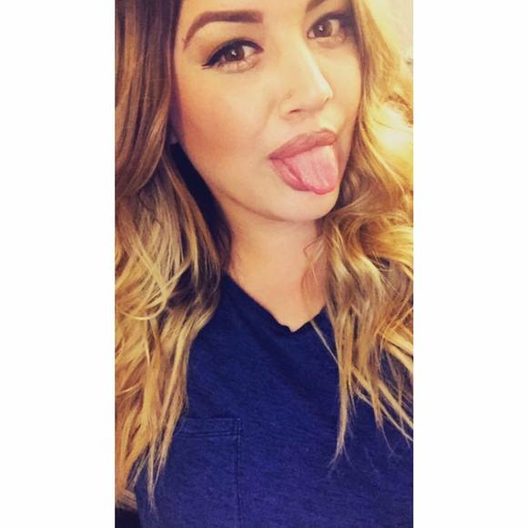 Meet your Posher, Ashlee - Picture 1 of 1