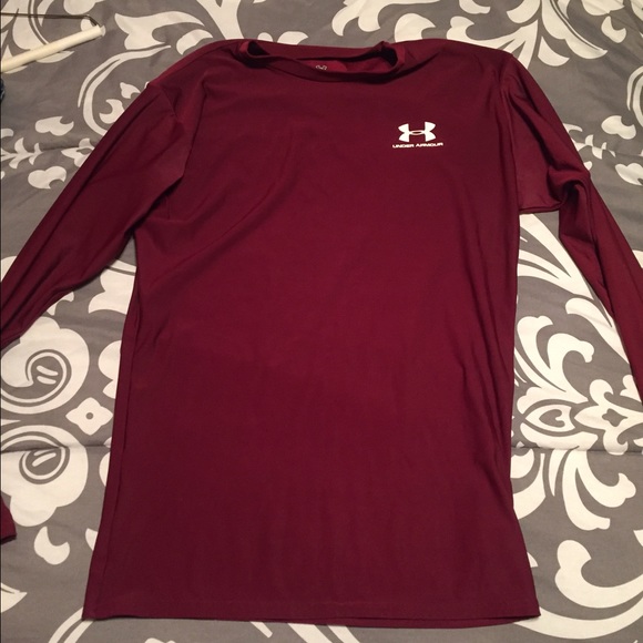 Unisex under armor shirt