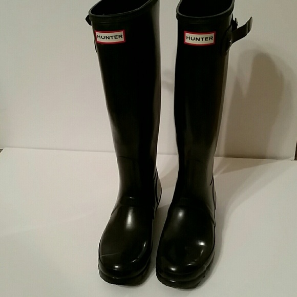 Hunter Shoes - Very gently used Hunter tall rain boots, black sz8