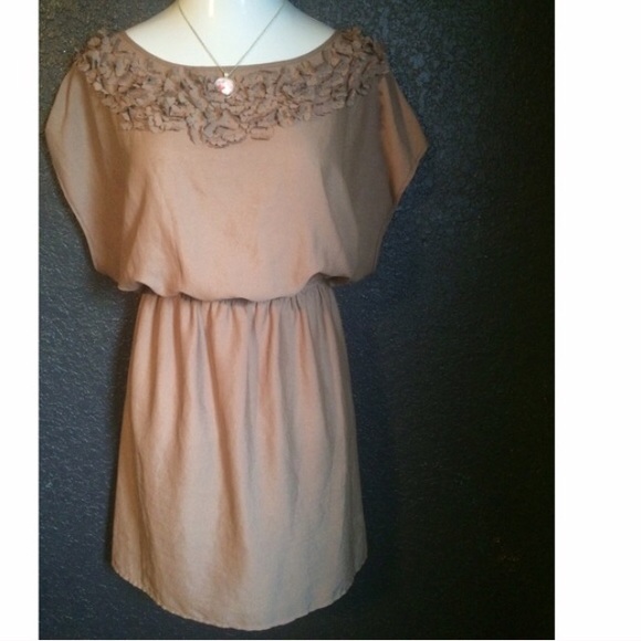 one clothing Dresses & Skirts - Khaki dress w/ floral detail