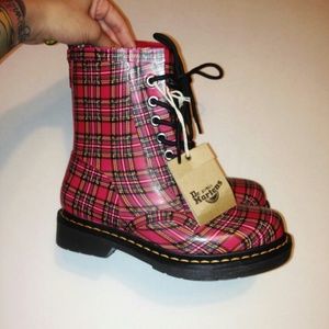 Dr. Martens size 6 (brand new)