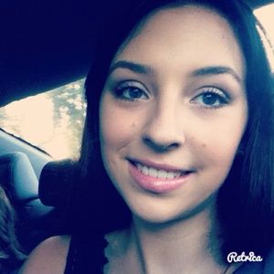 Meet your Posher, Lea