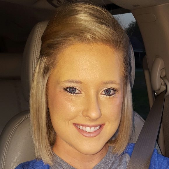 Meet your Posher, Whitney - Picture 1 of 1