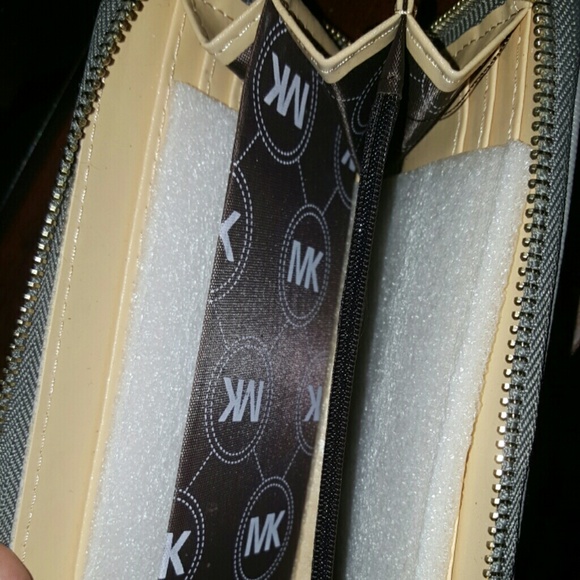 Wallet - Picture 2 of 2
