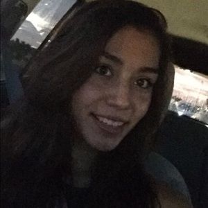 Meet your Posher, Olivia