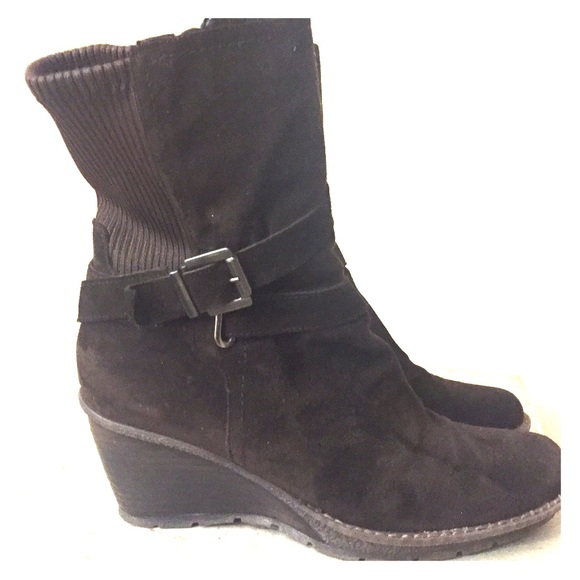 Authentic Aquatalia brown suede wedge boot