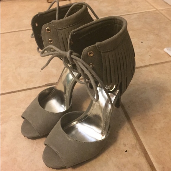 Green/Gray fringe heels