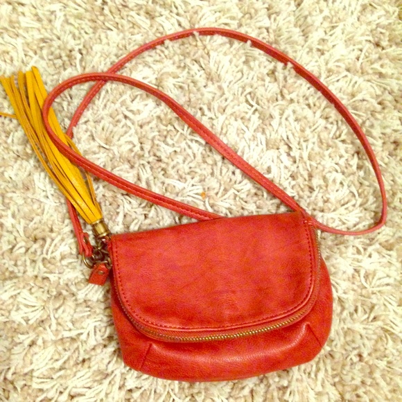Urban Outfitters Handbags - UO Ecote crossbody bag