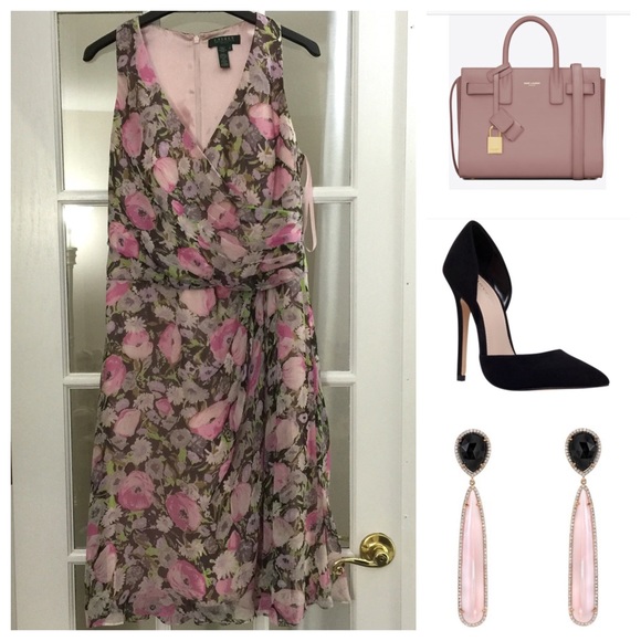 Ralph Lauren Dresses & Skirts - Ralph Lauren Pink Floral-Print V-Neck Dress